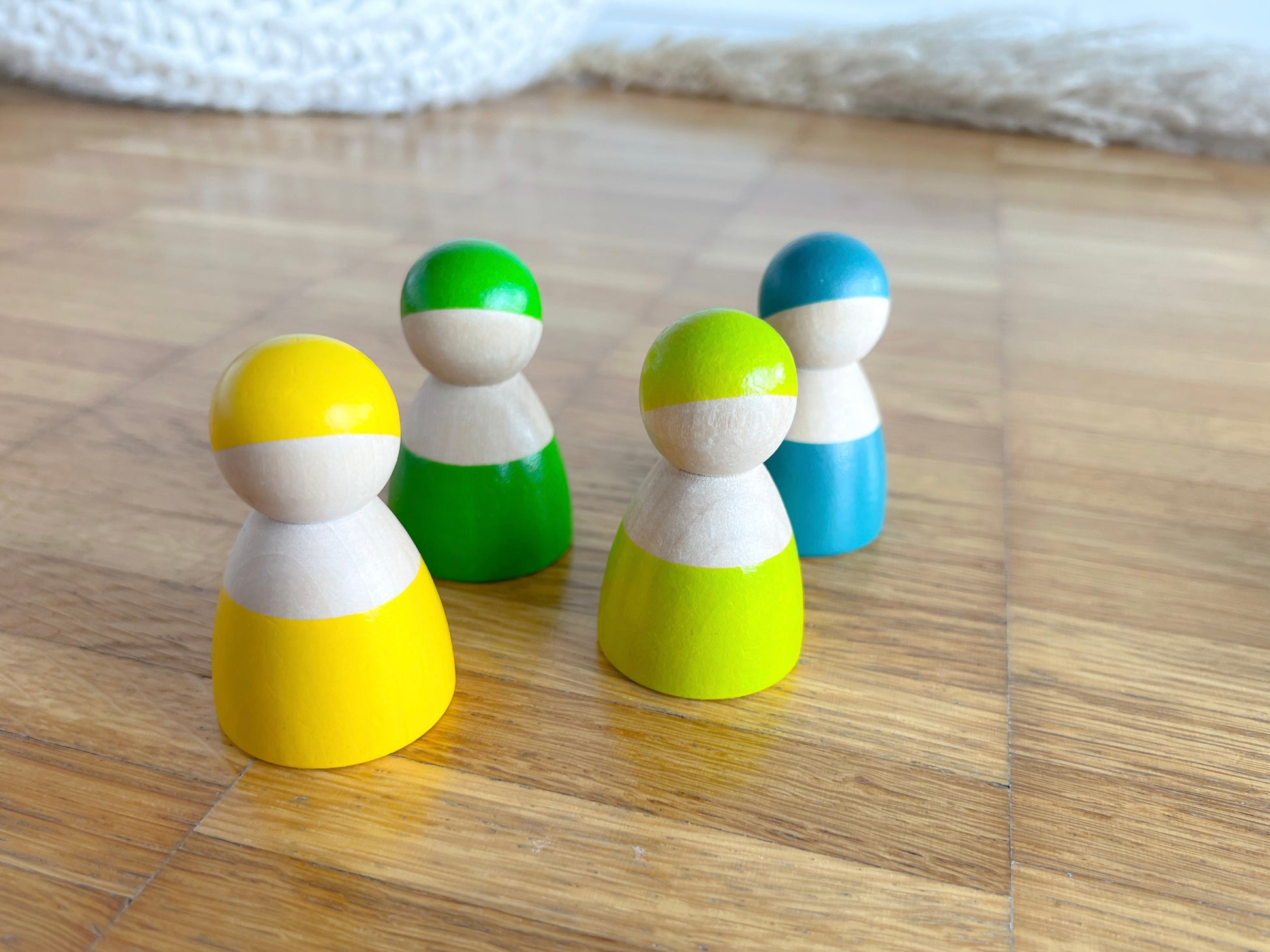 Regenbogenfreunde Figuren aus Holz - Montessori - Hoppe Reiter - Holzspielzeug